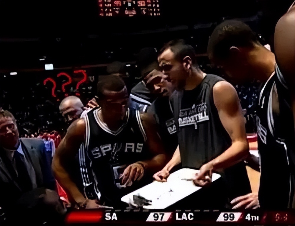 04nba总决赛吉诺比利,03年nba总决赛吉诺比利