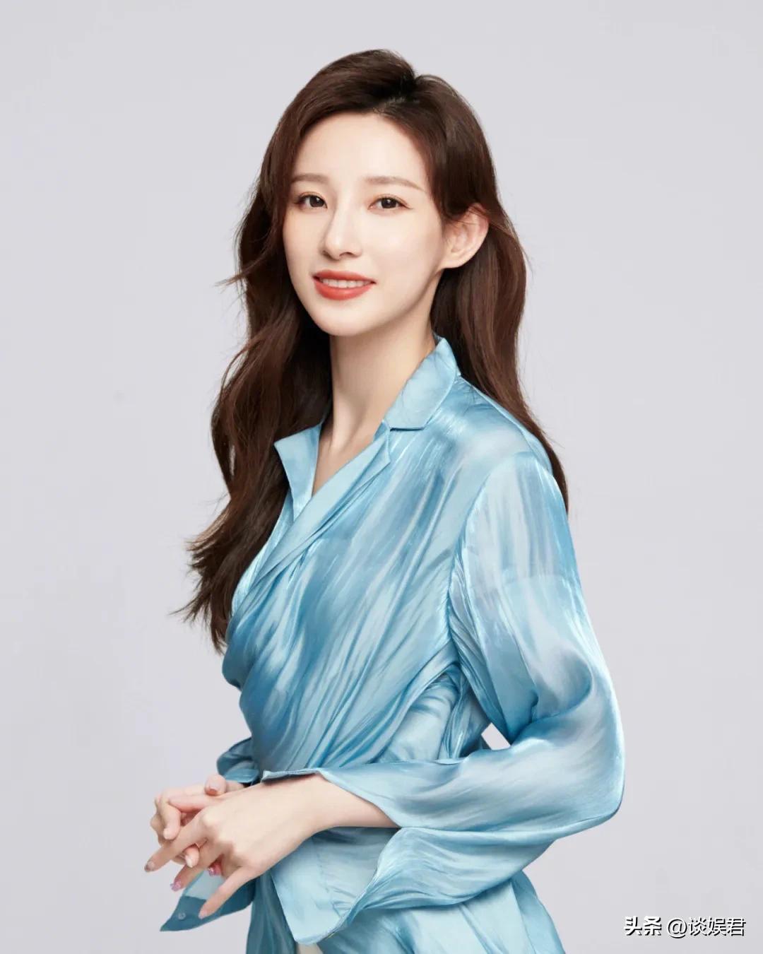 春晚老一代主持人和新一代主持人,央视春晚主持唯一新面孔亮相