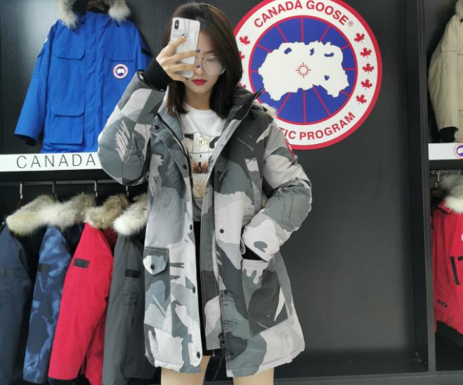 穷穿假大鹅富穿波司登,富人黑标波司登