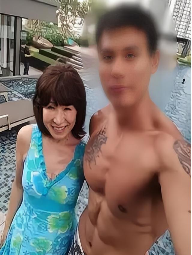 泰国43岁大妈整容变20岁姑娘,62岁大妈整容成萝莉