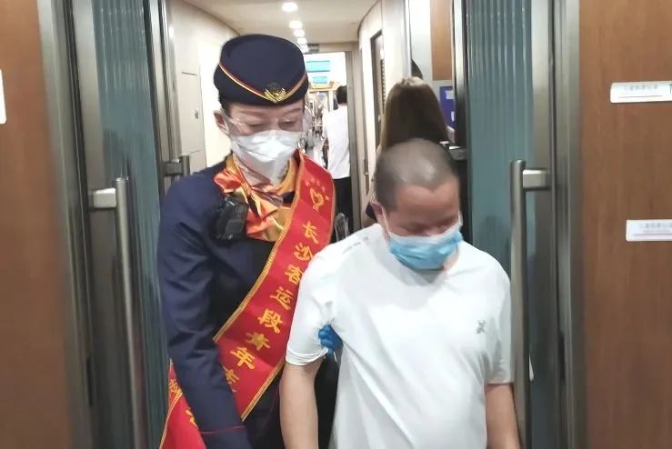 动起来为新的力量喝彩歌词,动起来给生活添点彩的图片