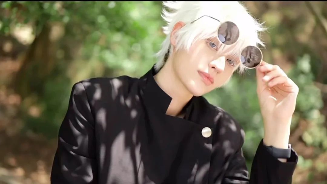 时薪500元的跨次元约会，让美女涌入小红书和闲鱼接单