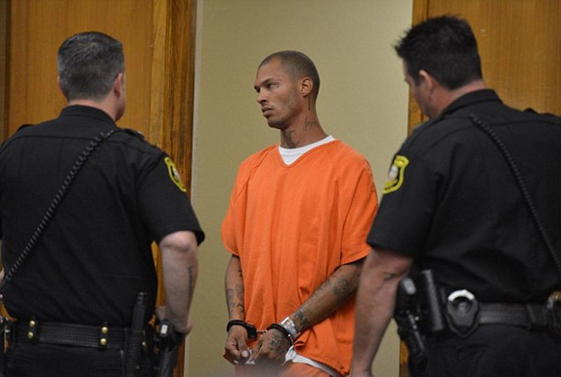 美国零元购属于偷不属于抢劫,美国零元购百货店被抢劫