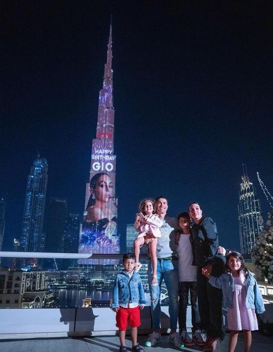 柜姐靠c罗逆袭国际名媛,乔治娜与c罗居家日常