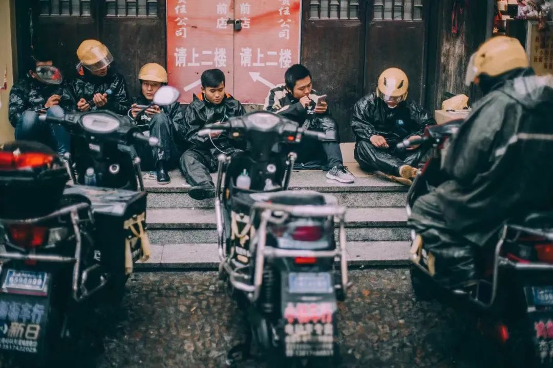 辞职到咖啡店工作，我后悔了，远方与现实的差距你知道吗？