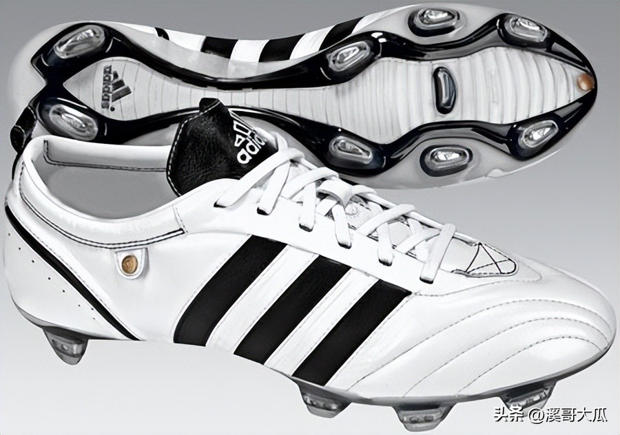 全球公认十大经典足球鞋,足球鞋新鞋拍照