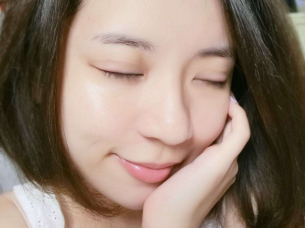 你还天真的认为国货护肤品不行？这4款水乳补水效果超棒，还不贵