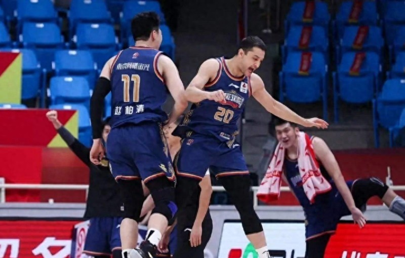 辽宁109-103逆转广州喜迎4连胜,辽宁119-97大胜广东全场