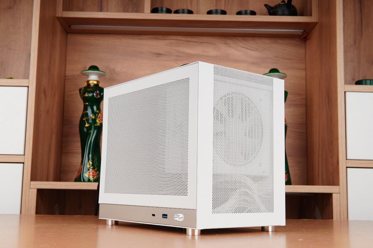 itx机箱闪鳞g200装机推荐,闪鳞g200机箱尺寸