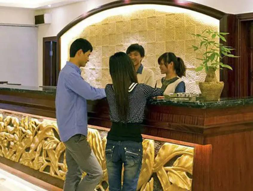 异性同事同住宾馆合法吗,16岁异性同住宾馆违法吗