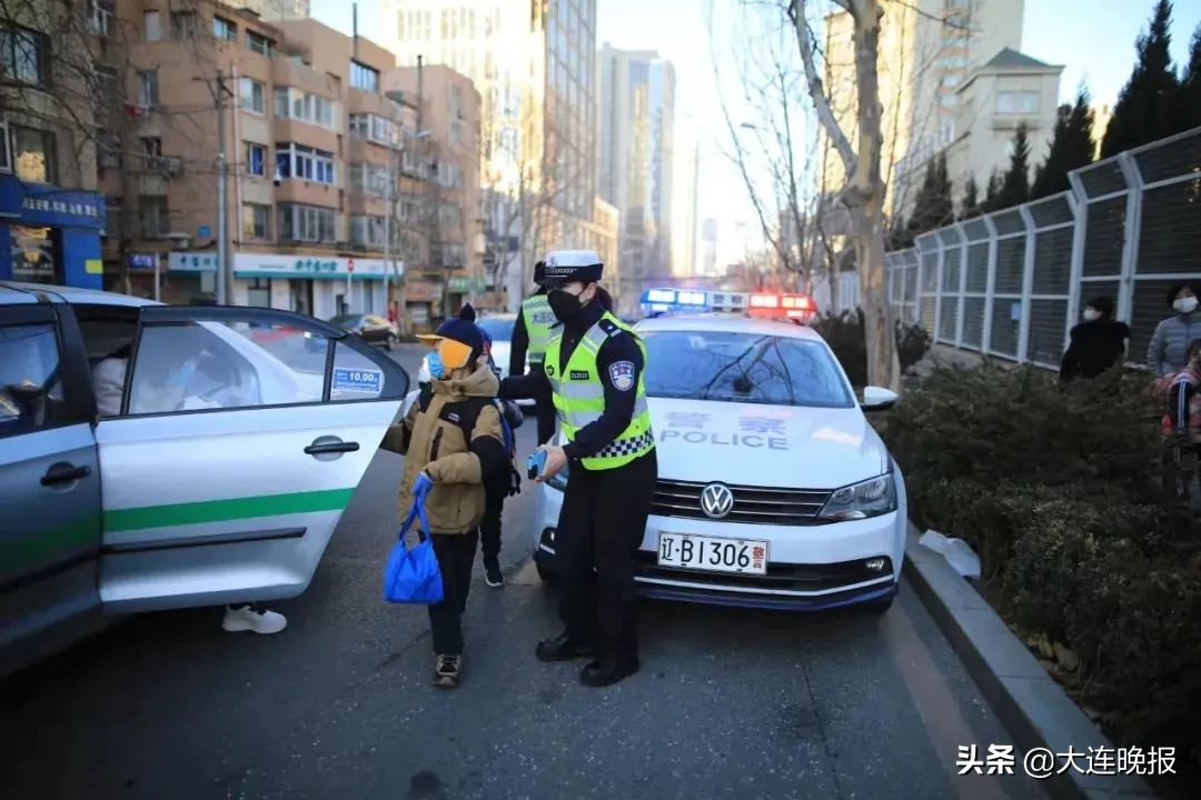 太阳当空照花儿对我笑儿童歌曲,太阳当空照花儿对我笑