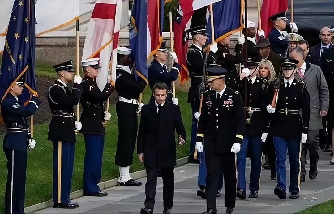 69岁的布丽吉特一身骑士装,布丽吉特69岁紧跟45岁的步伐