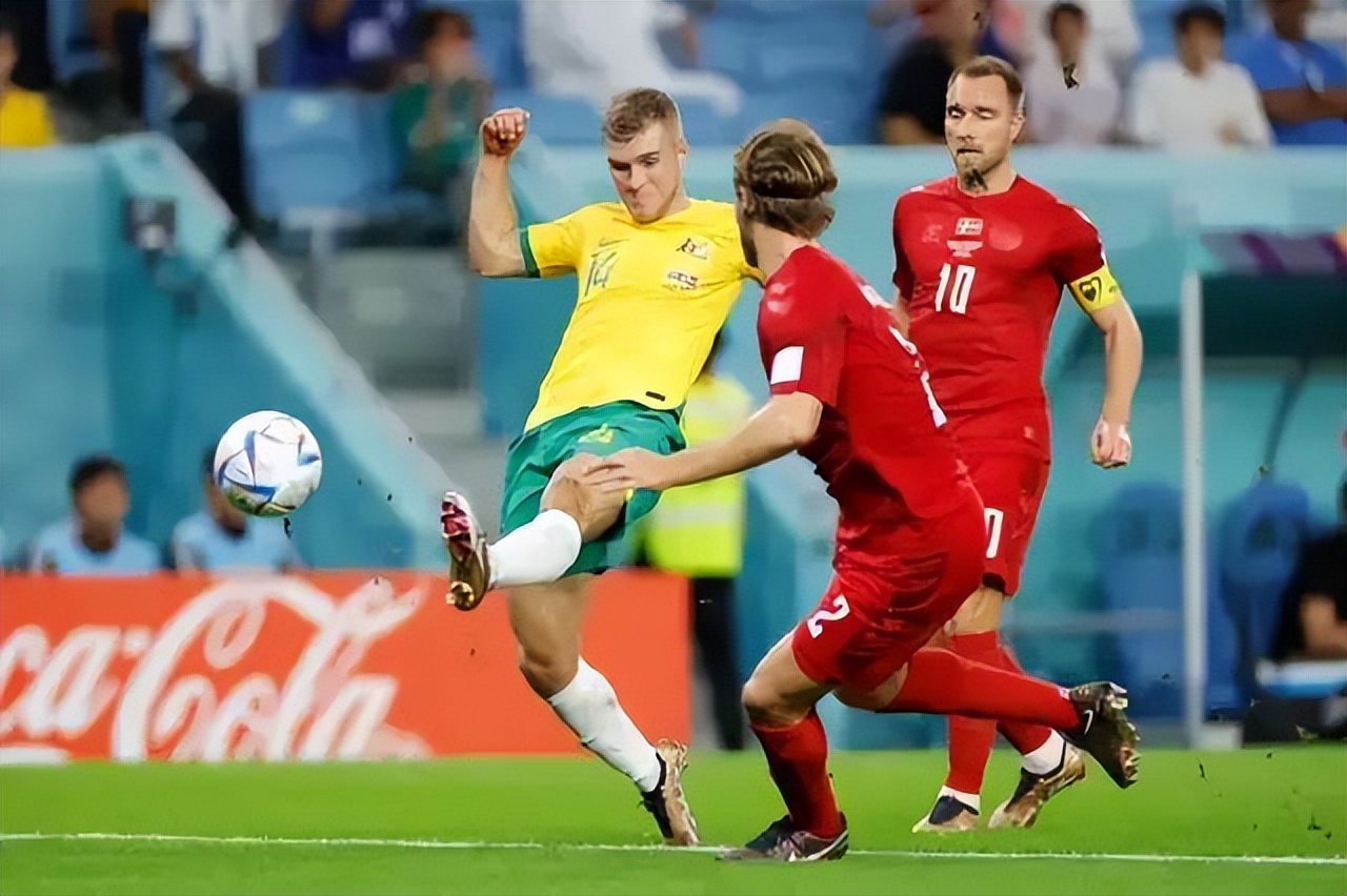 卡塔尔世界杯吉祥物素描图,卡塔尔世界杯构图