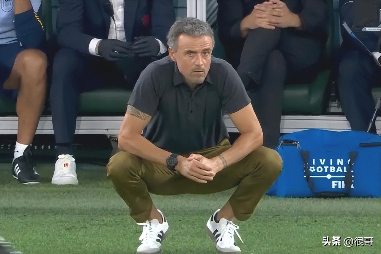 世界杯小品：白云黑土畅聊比赛，坦言看的不是世界杯，而是世界观