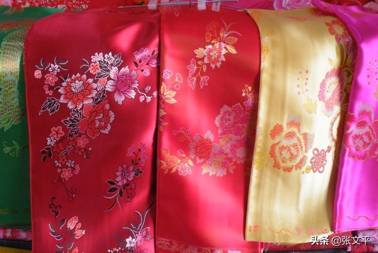 给去世的亲人送被子,给去世的人送饸饹