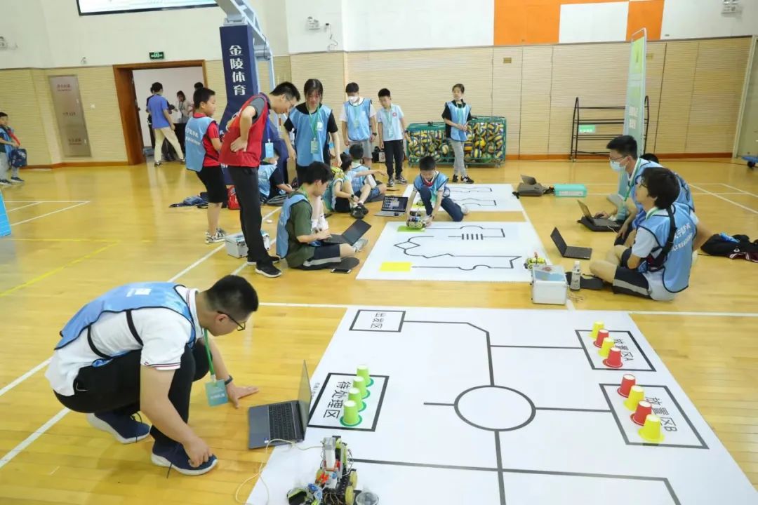 机甲大师陆空超级对抗赛,大疆机甲大师出击陆空协同作战