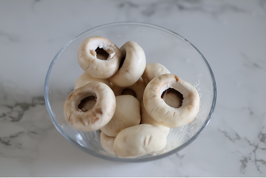 芝士口蘑做法,鲜美多汁的芝士焗口蘑