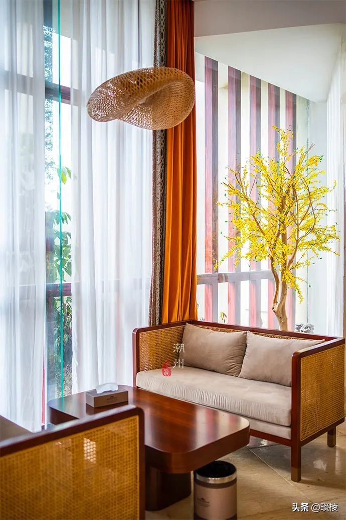 空中也能泡温泉?这个度假村,泡池层层叠叠,竟像梯田一样立体