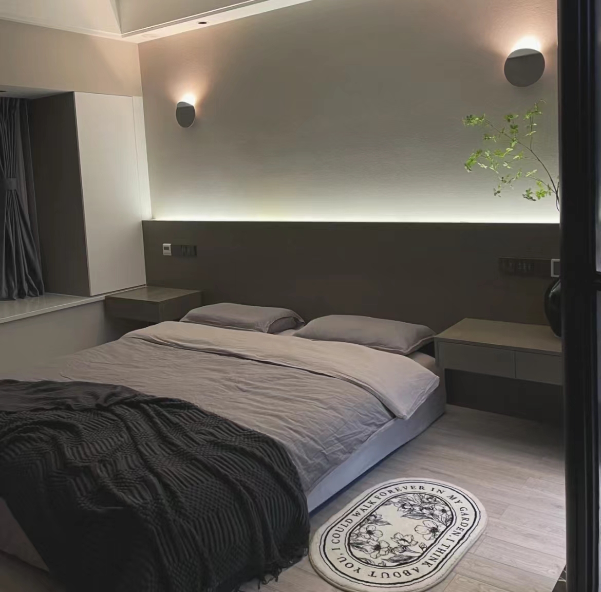 房屋装修低成本简单大气,高大上的卧室装修更省钱