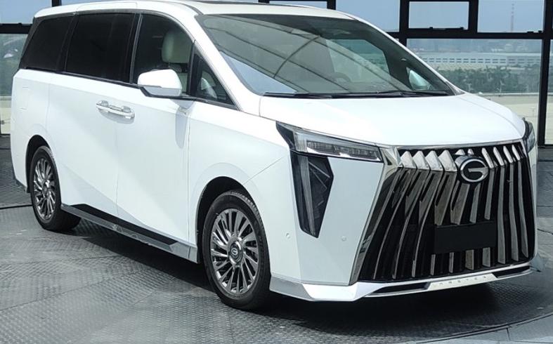 2023款埃尔法最新价格混动,试驾埃尔法2023款混动版