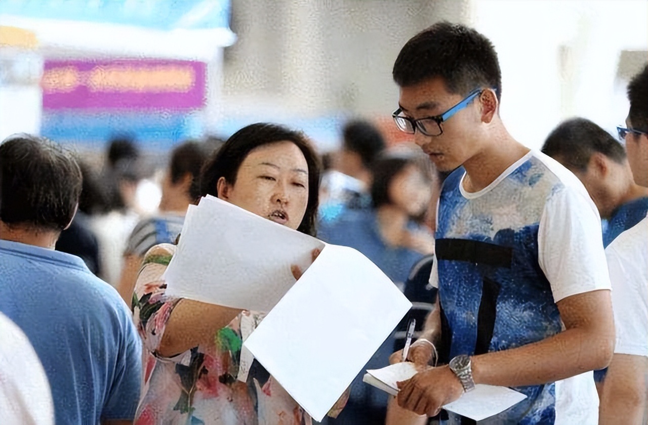 专科生算得上是大学生吗,专科生到底算不算大学生