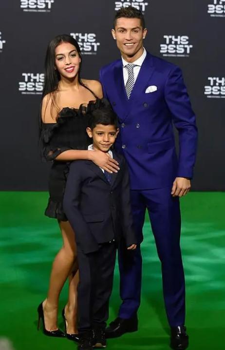 c罗12岁的视频,c罗12岁足球视频