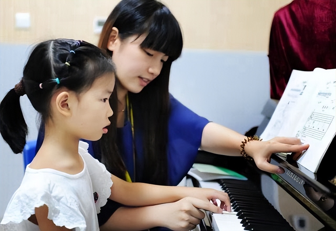 不给孩子报兴趣班就输在起跑线吗,家长要不要给学前儿童报兴趣班