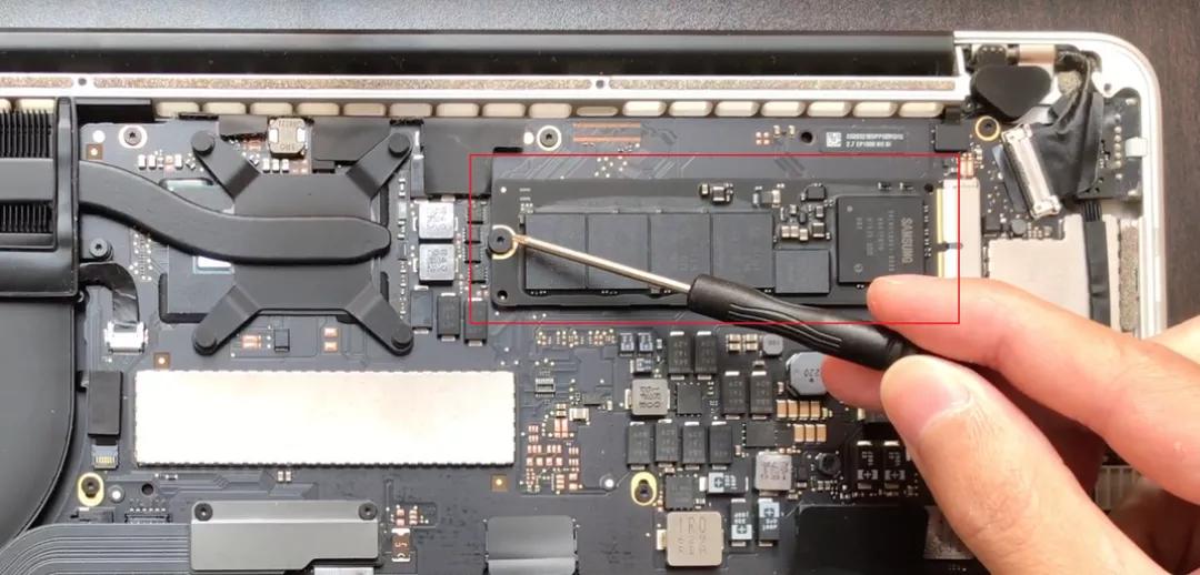 macbookair4.1如何升级硬盘,macbookair换硬盘1t