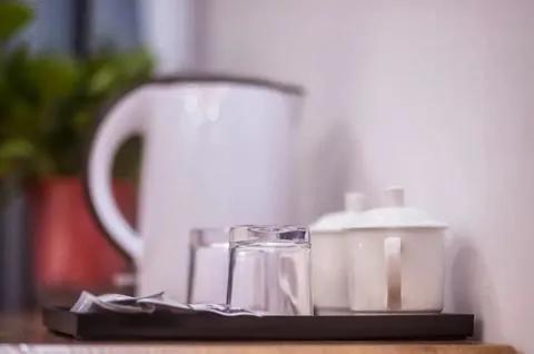 如果嫌弃酒店热水壶脏有什么办法,住酒店最脏的可能不是热水壶