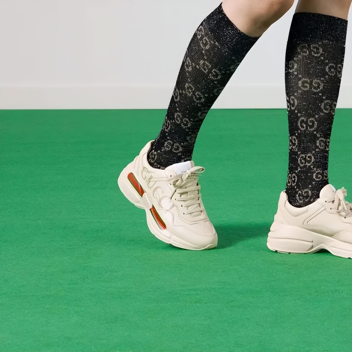 品牌小白鞋热销第一名,大品牌高端夏季小白鞋