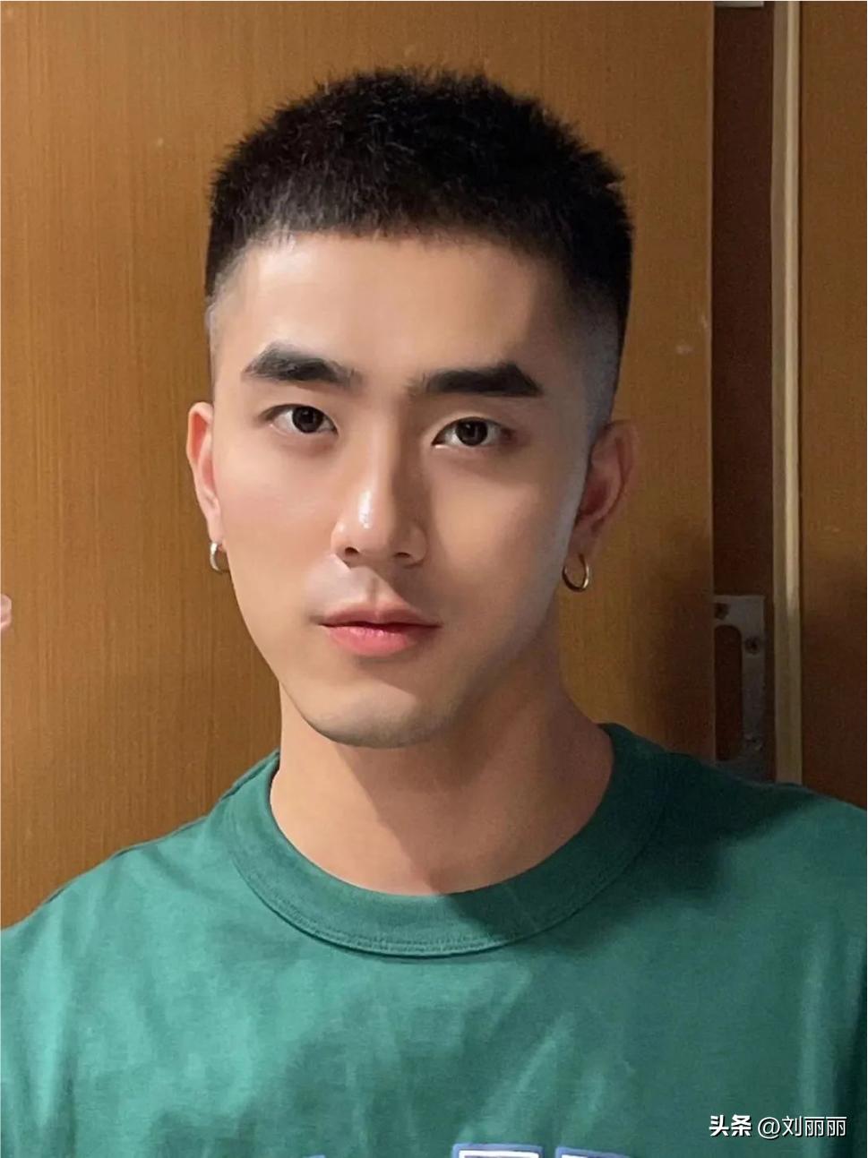 越剪越好看的发型,时尚中长发型女2021流行发型