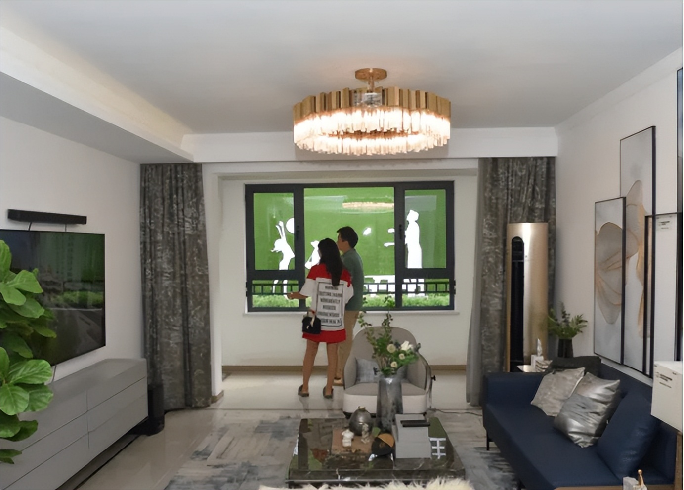 同一栋楼为什么西户比东户高,同一栋楼为什么都买西户