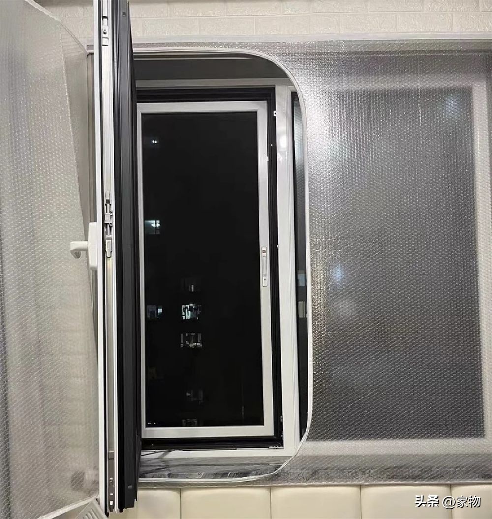 窗户缝漏风的处理办法,冬天窗户漏风怎么办一招教你解决