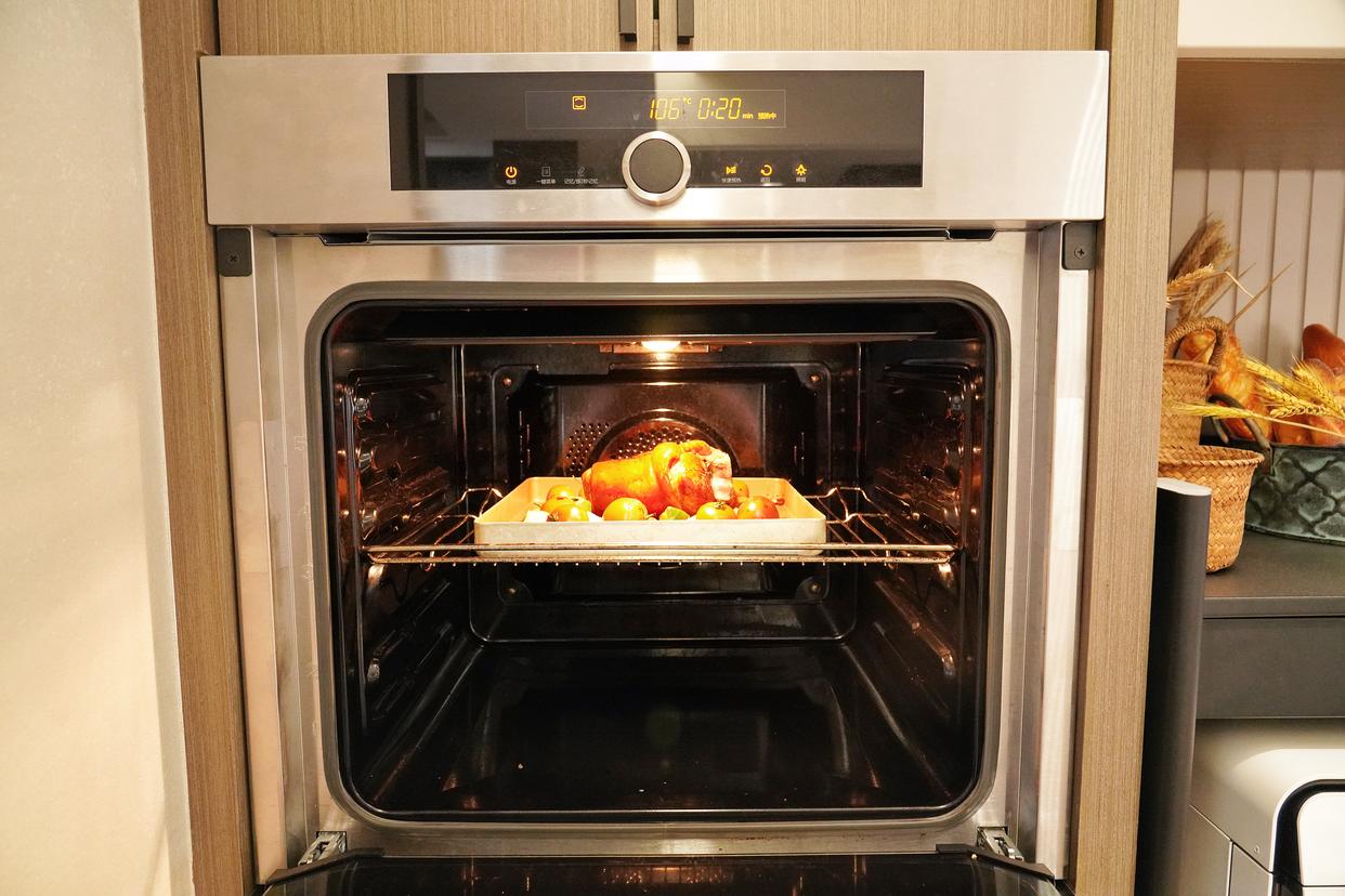 秘制卤烤软糯猪手,德国咸脆猪手如何烤才皮脆