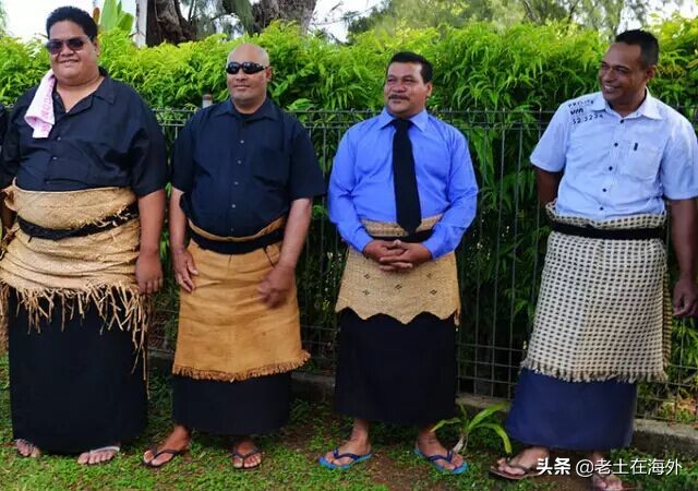汤加面临的是火山喷发还是海啸,汤加火山爆发汤加还好吗