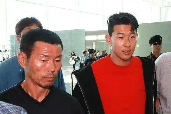 足球励志人物孙兴慜,孙兴慜武球王难掩巨星本色