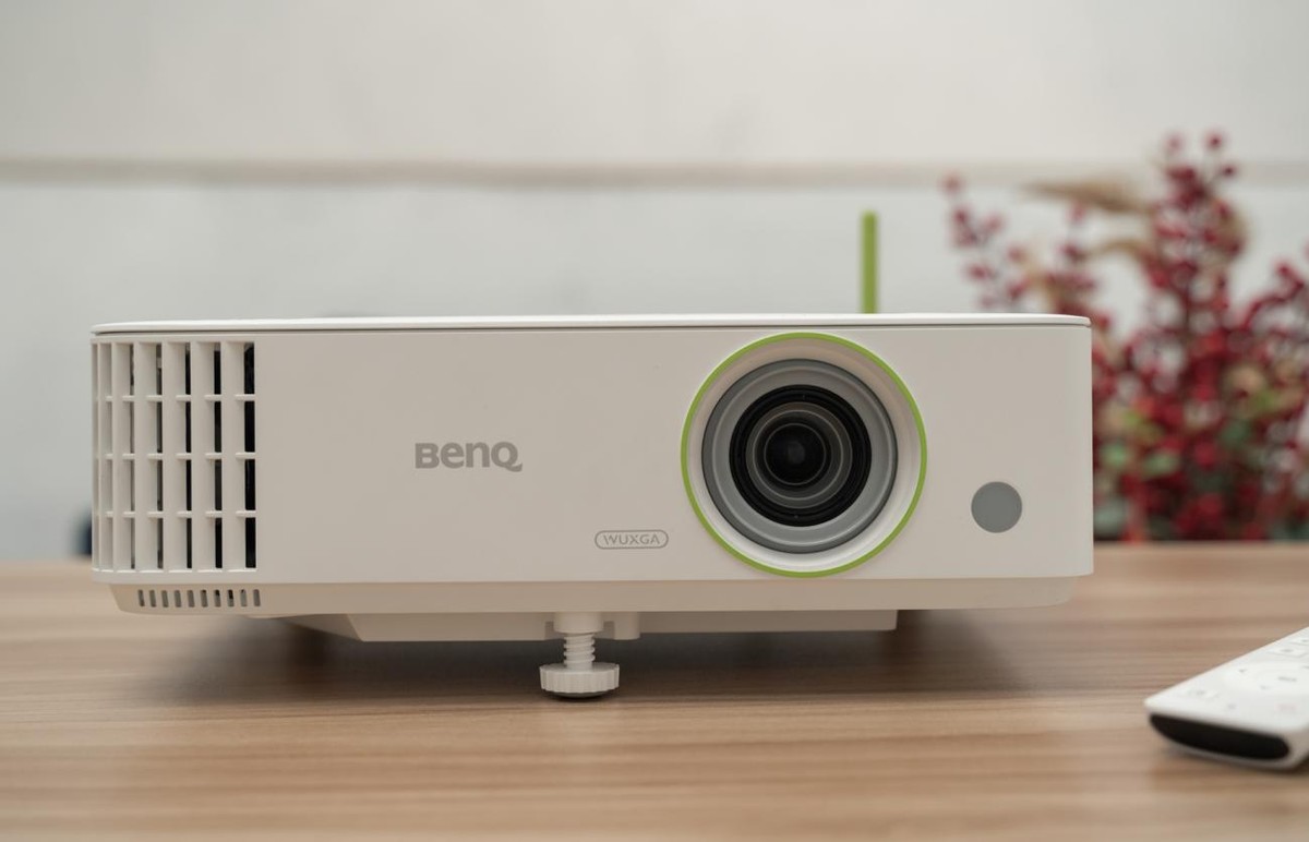 明基e540投影仪效果质量如何,明基e520智能商务投影仪