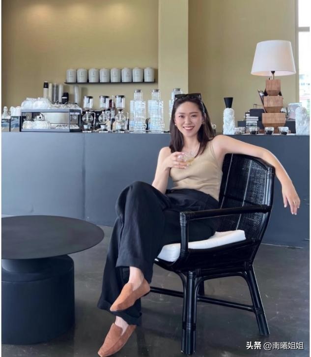 懒人鞋慵懒风搭配,夏季百搭潮流懒人鞋