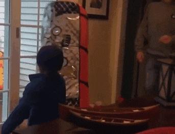 七匹狼腰带搞笑视频,被七匹狼打是一种什么感觉