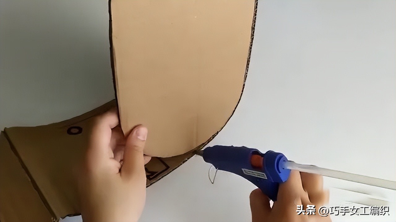 牛仔裤收纳神器改造,旧牛仔裤布条再利用的妙招