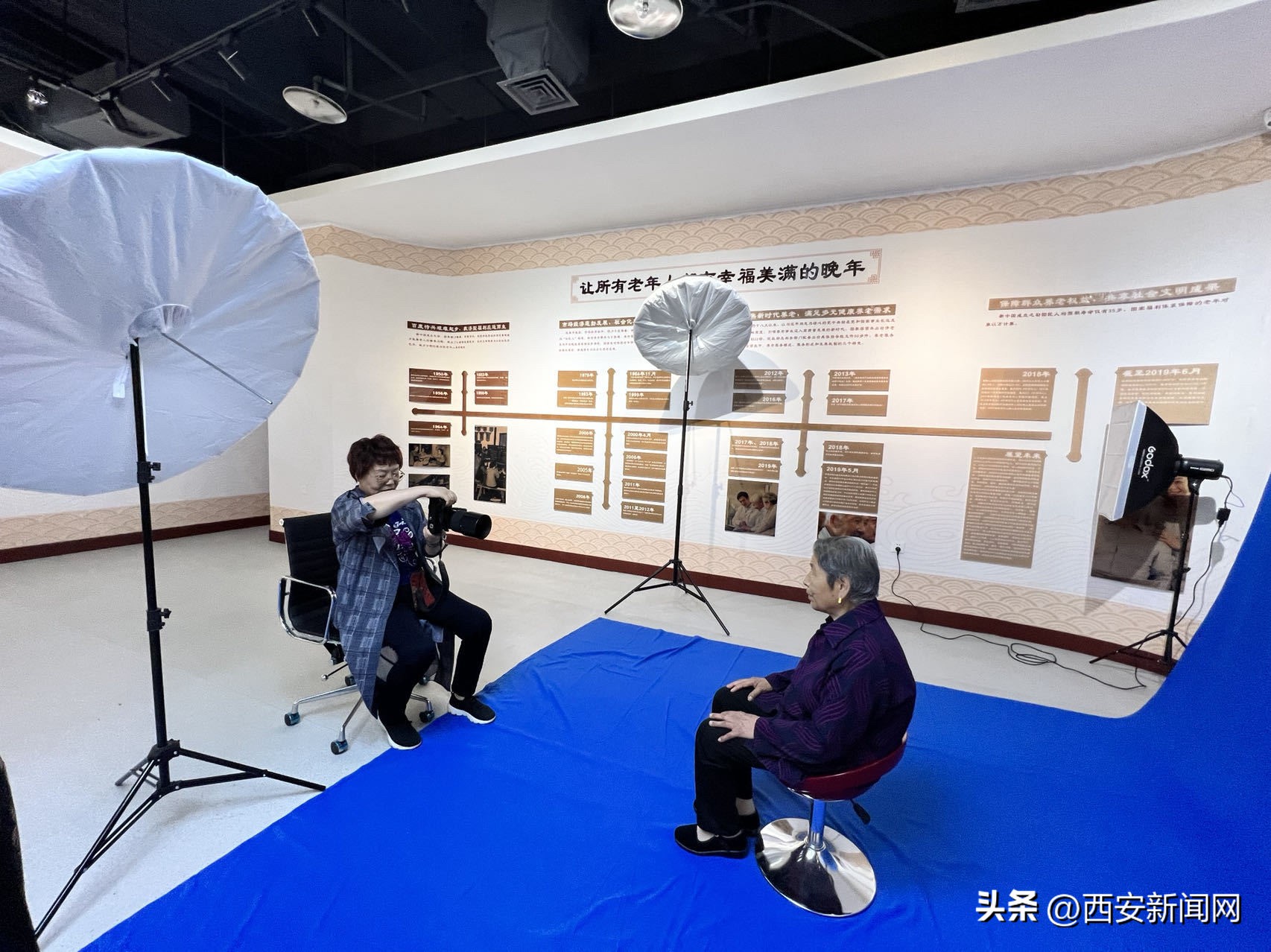 为老人拍照定格幸福,关爱夕阳老人摄影照