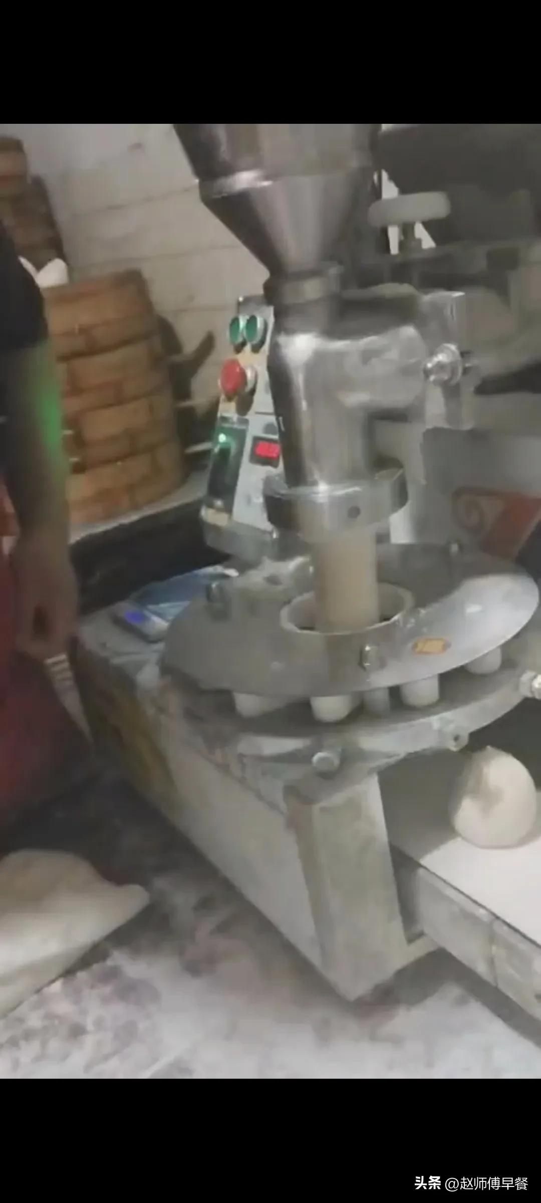 包子机包出的包子塌陷视频,包子机做的包子炸开怎么解决