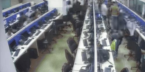 用伟哥、蟑螂和臭气弹，几位侠客对印度诈骗团伙进行了正义制裁