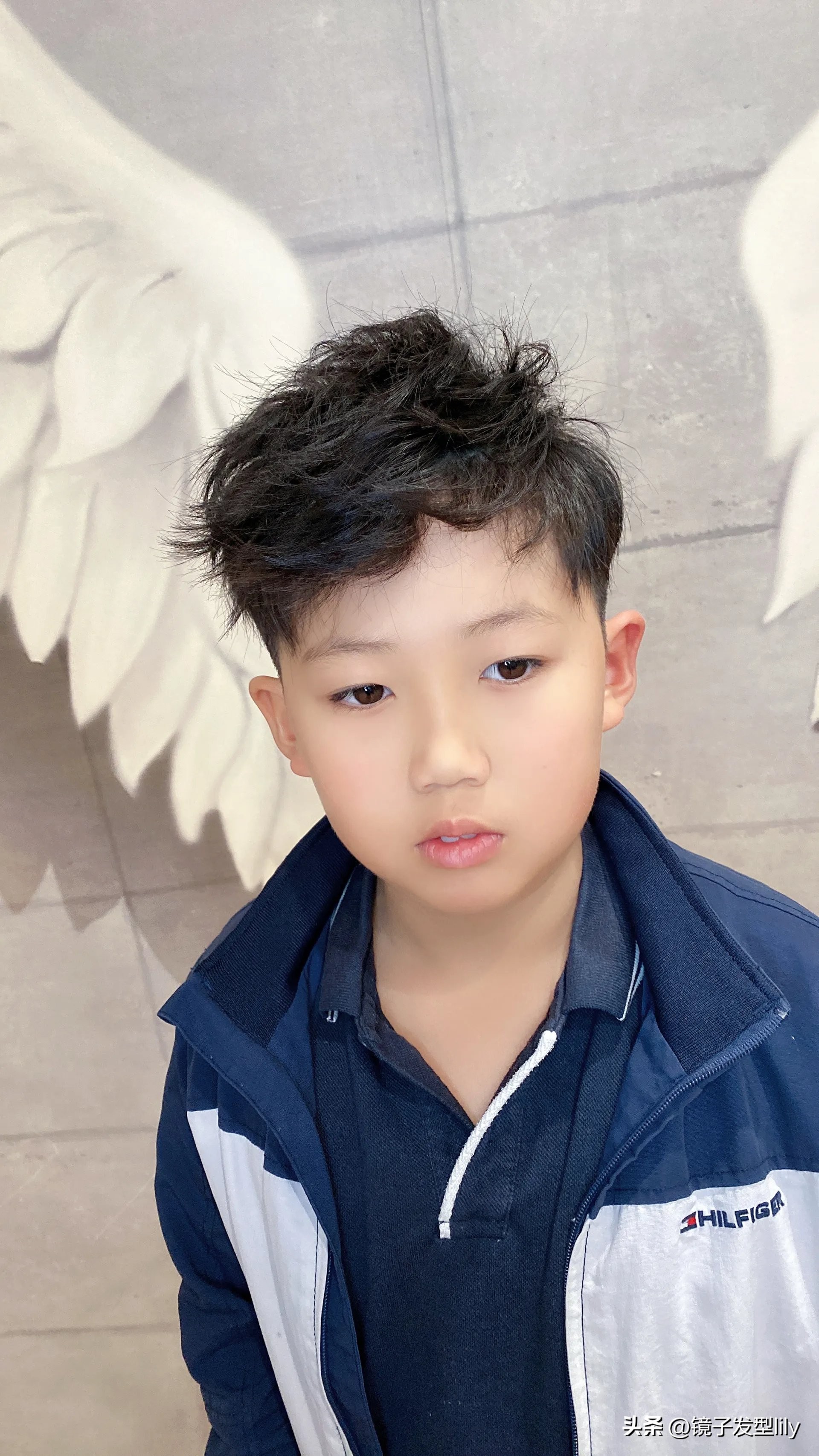 新帅气小男孩发型14款,两边剃光的最帅气小男孩发型