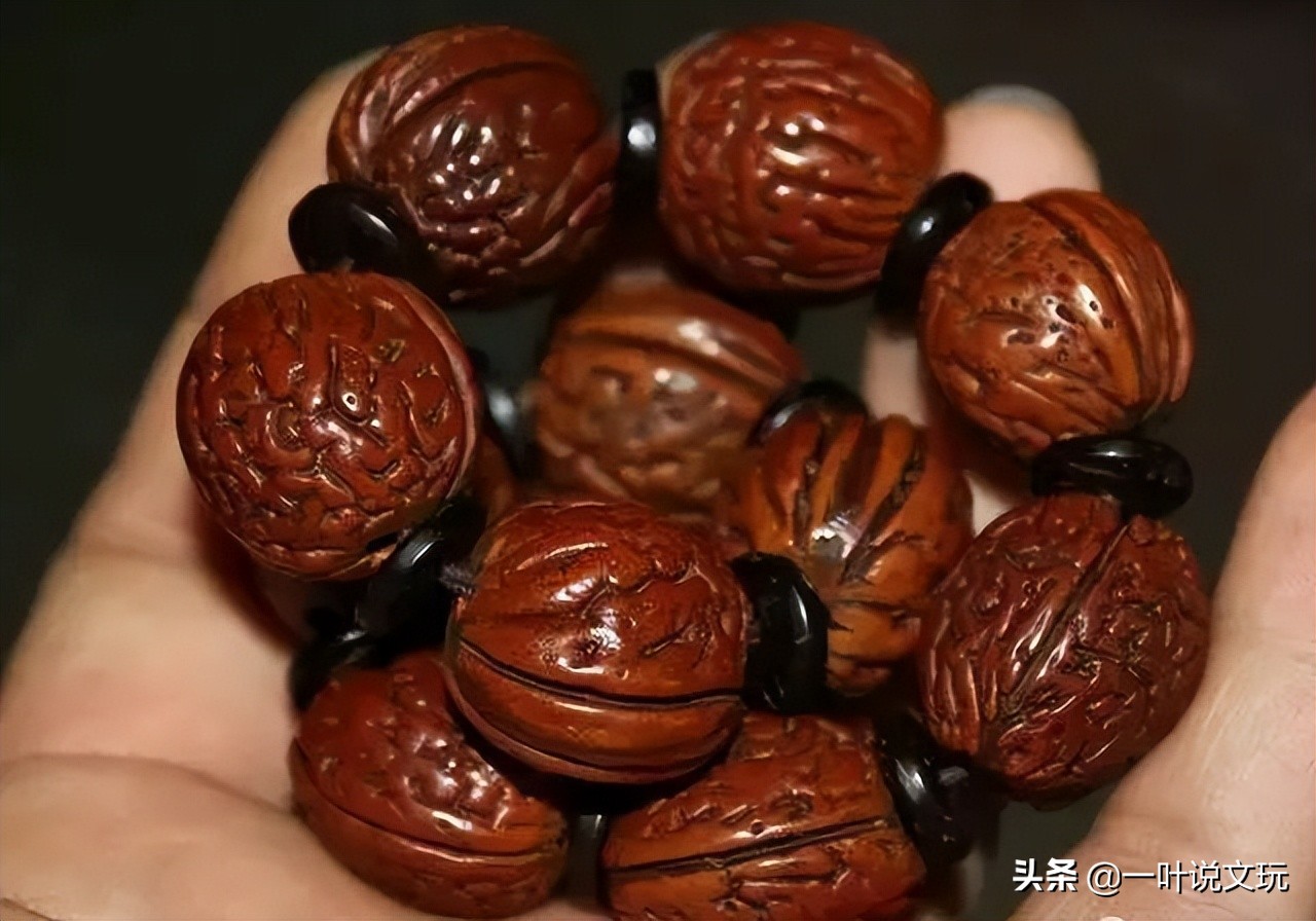 百年老桃核,破桃核可以盘吗