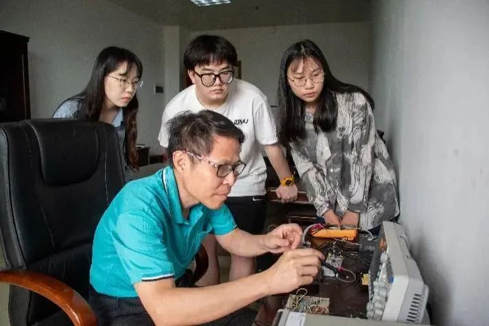 中山大学计算机学院专业有哪些,电子科技大学中山学院专业