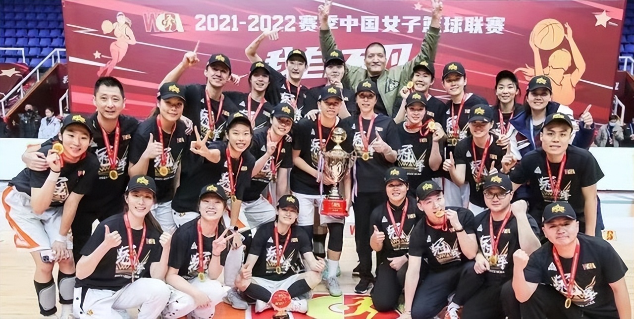 中国女篮王思雨照片好看一点的,徐杰和张茹王思雨身高啥关系