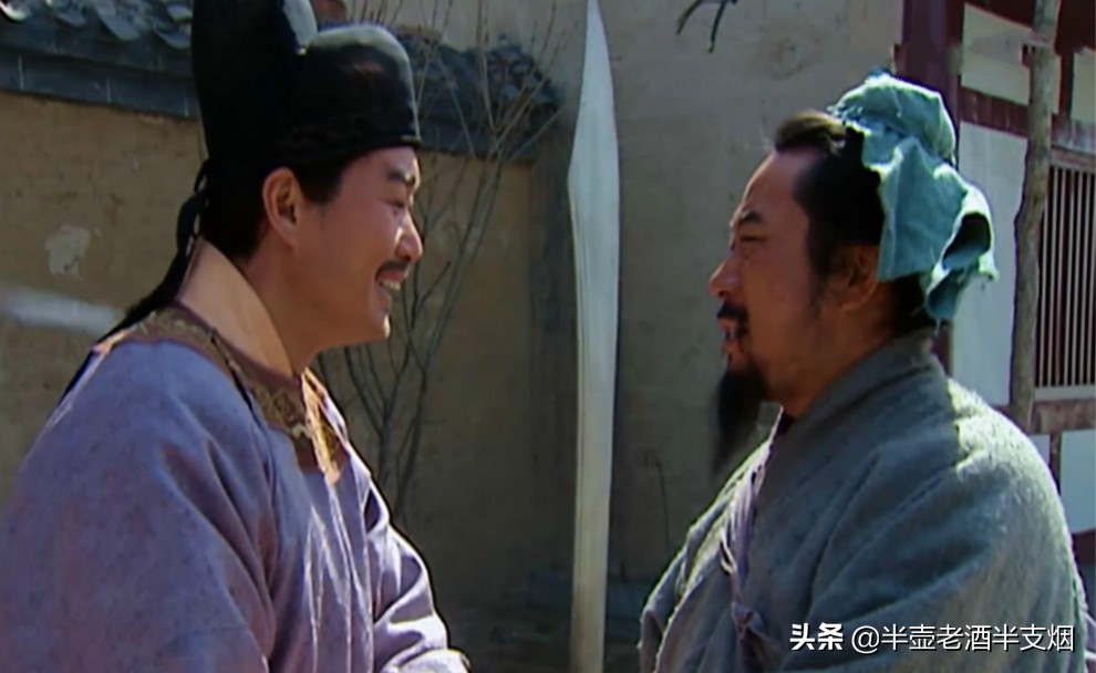 卢俊义能打过李逵么,卢俊义与吴用在梁山谁的地位更高