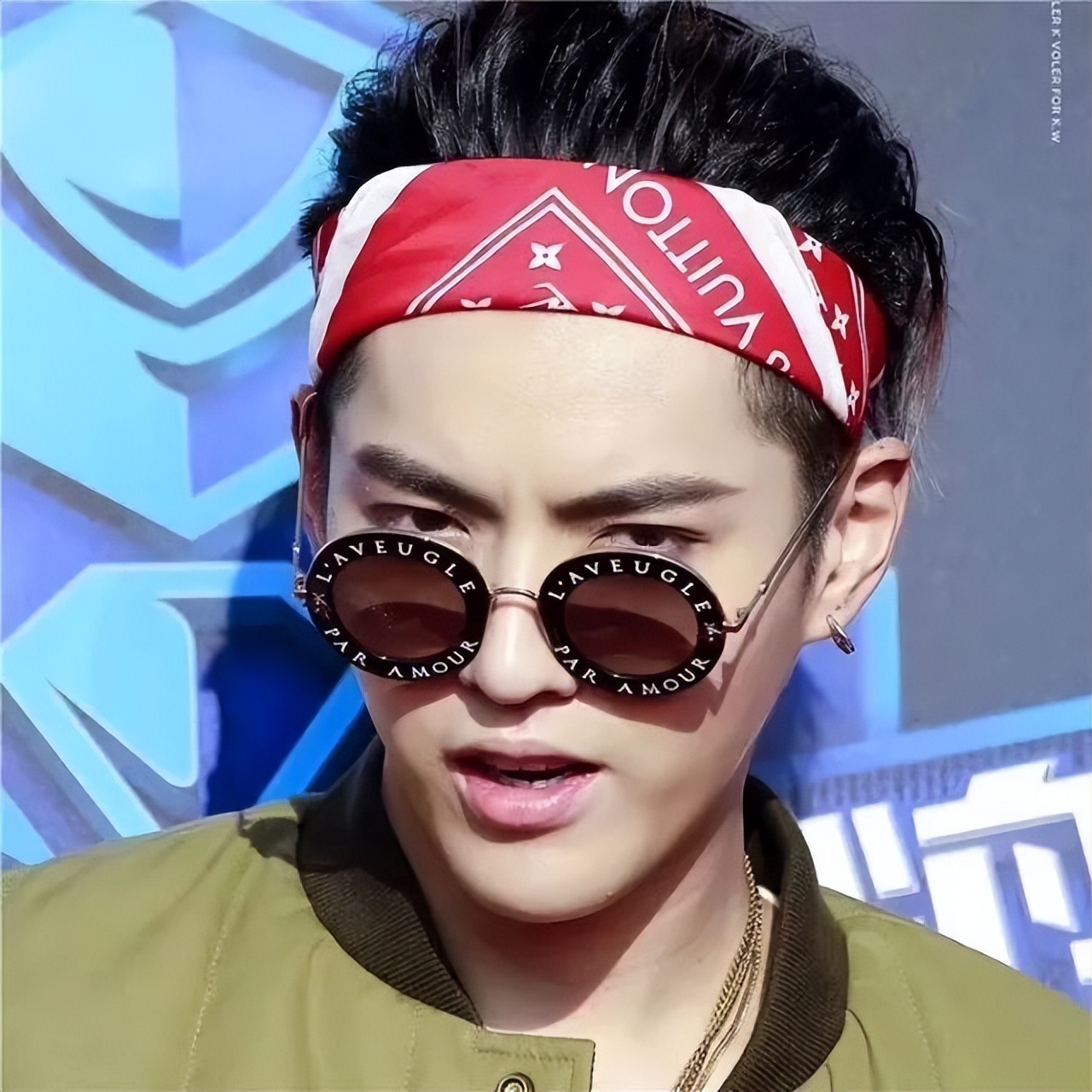 gucci是什么品牌眼镜,gucci眼镜有款红边框的眼镜