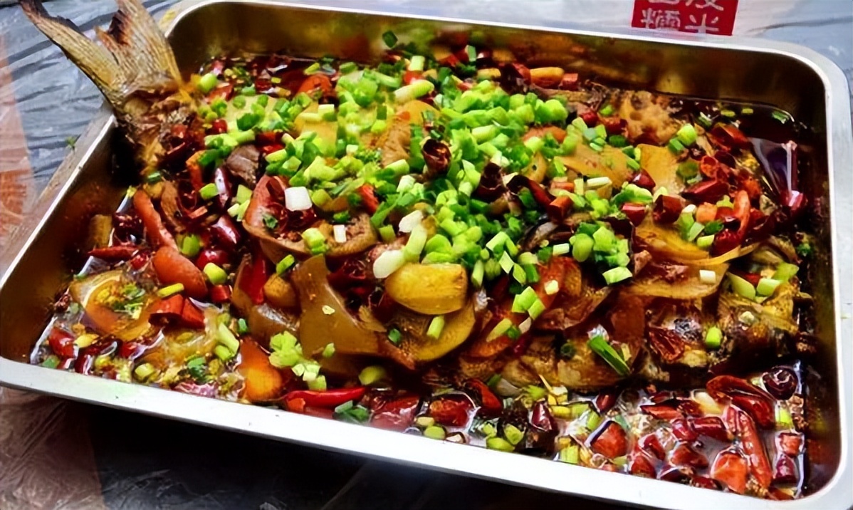 学校回应高考生被烤鱼专业录取,辟谣学生被烤鱼专业录取